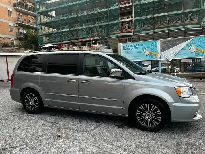 Lancia Voyager 2.8 Turbodiesel Platinum 177 CV