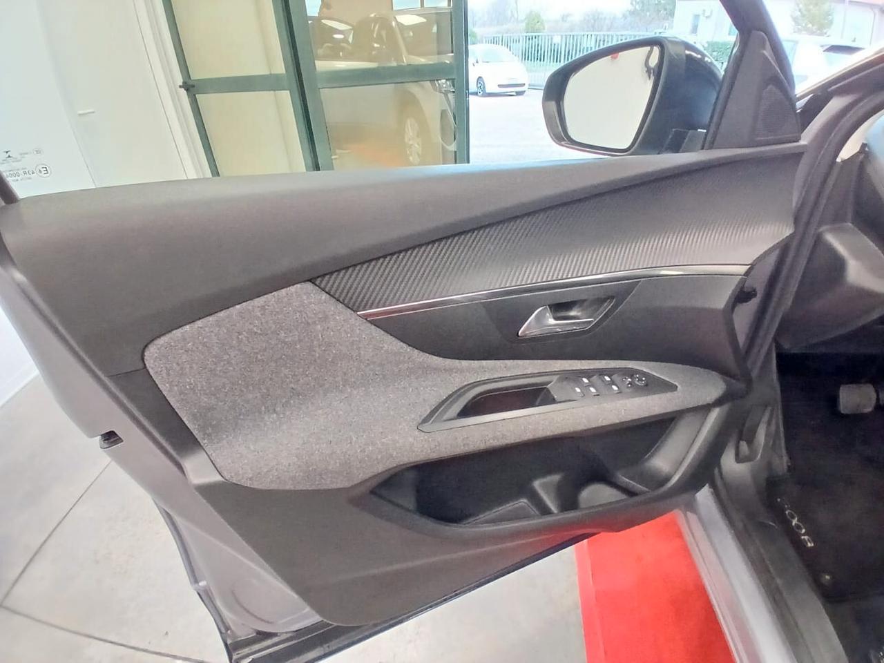 Peugeot 3008 BlueHDi 130 S&S EAT8 Active Pack