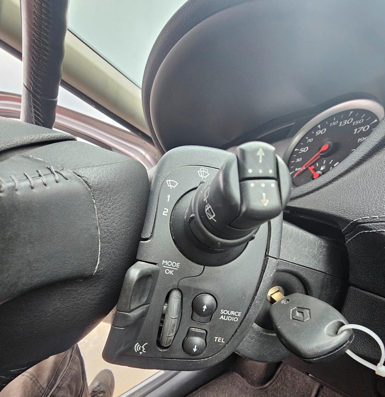 Renault Clio 1.2 16V SporTour GUIDABILE DA NEOPATENTATI