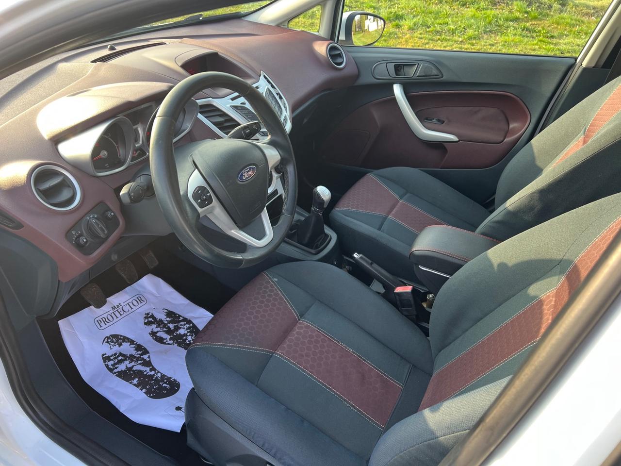 Ford Fiesta 1.4 5 porte Bz.- GPL Titanium