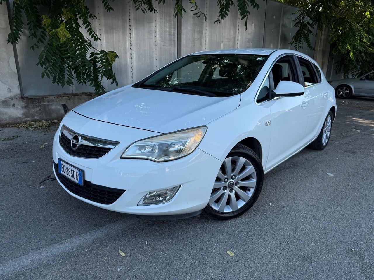 Opel Astra 1.7 CDTI 110CV 5 porte Elective in ottime condizioni