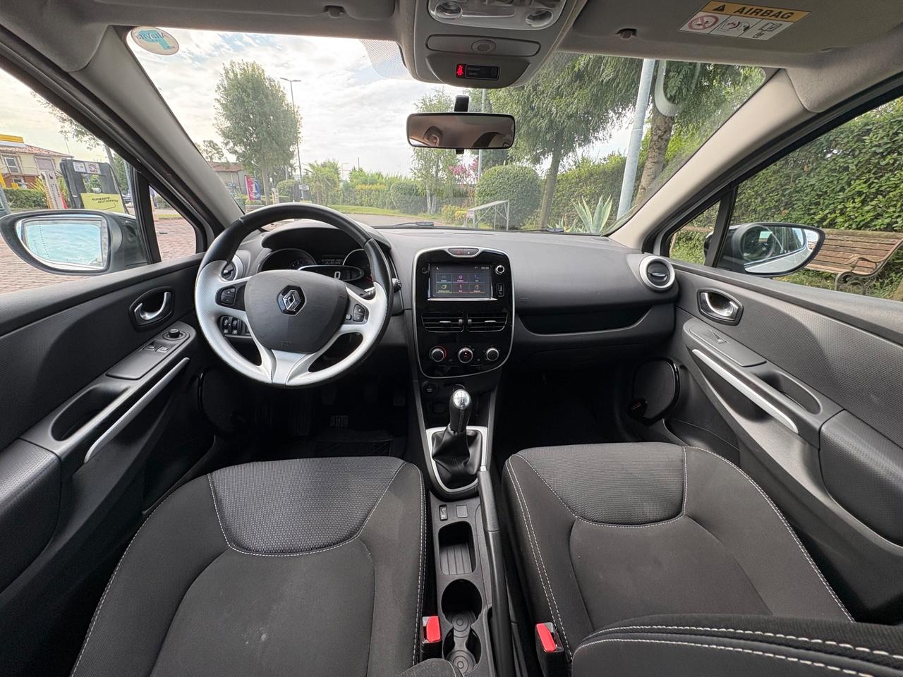 Renault Clio 1.2 75CV Duel