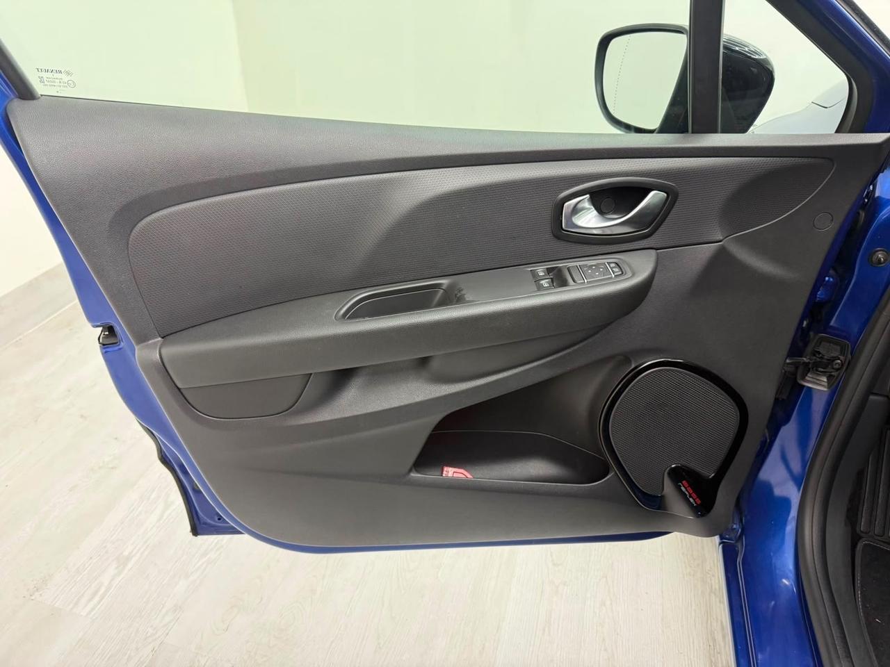 Renault Clio Blue dCi 115 CV 5 porte Moschino