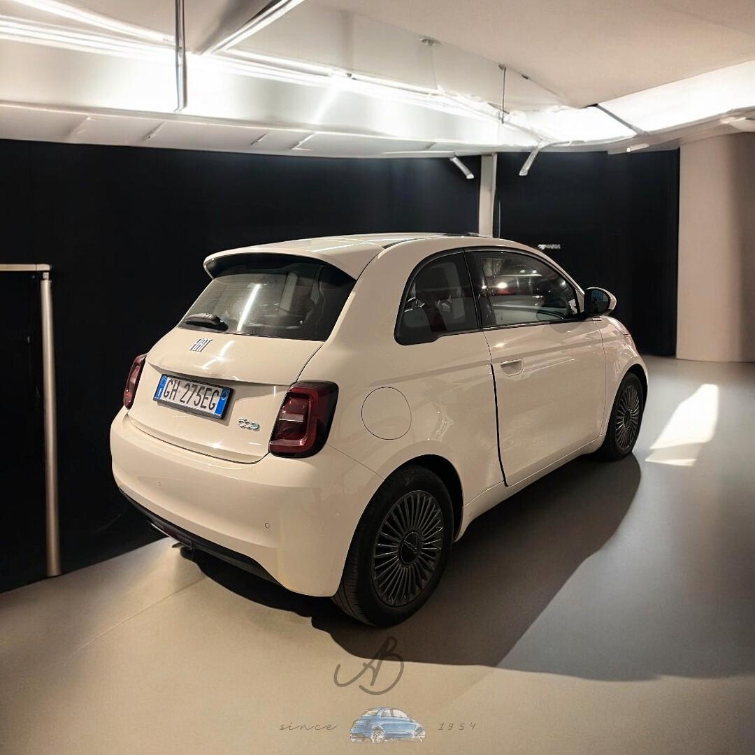 Fiat 500 500e Berlina 42 kWh Icon