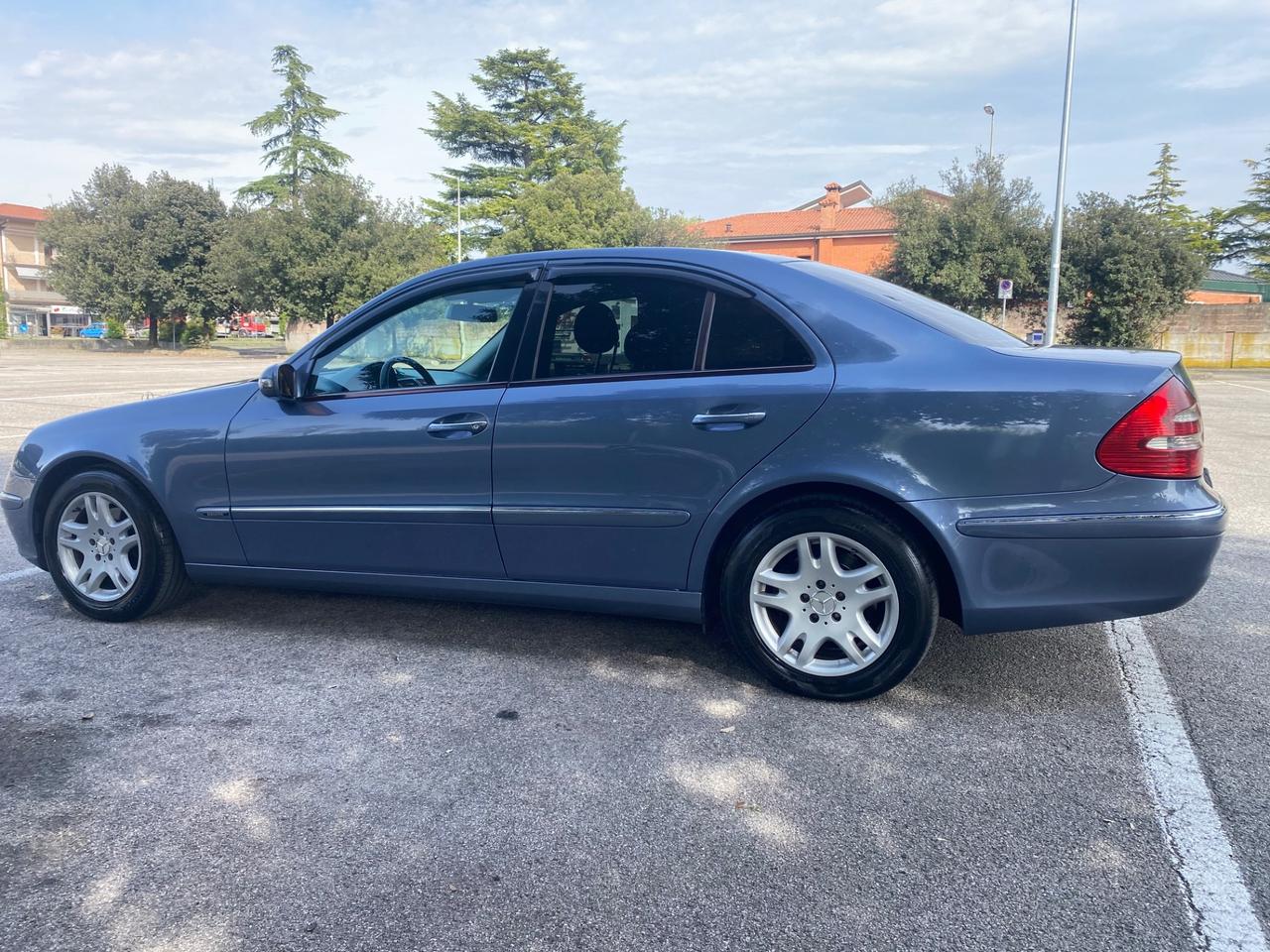 Mercedes-benz E 270 CDI cat Elegance