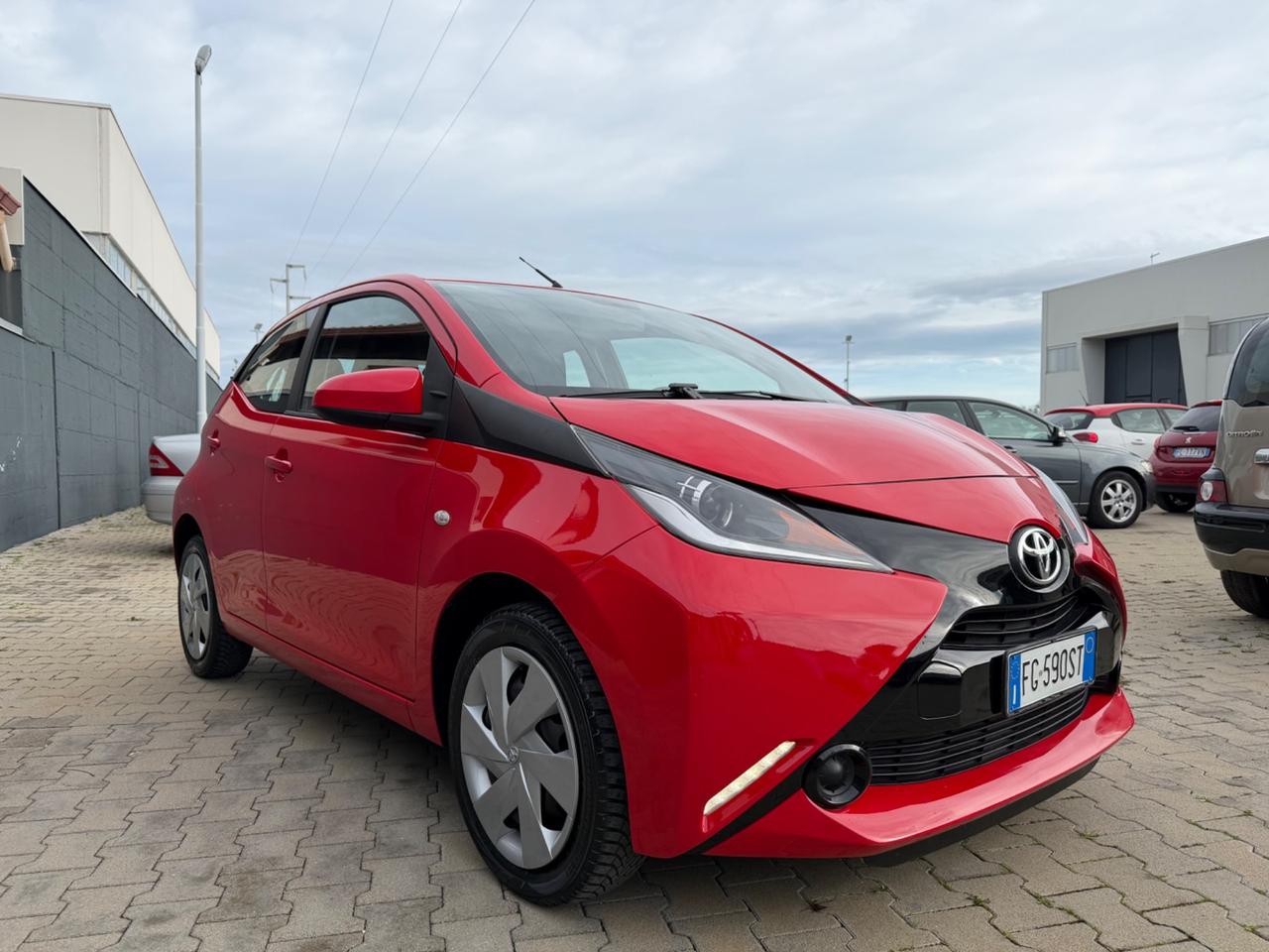 Toyota Aygo 1.0 69 CV 5 porte x-play - 2017