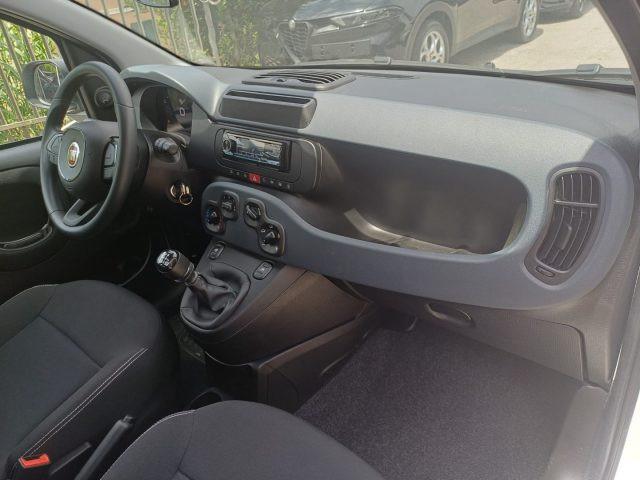 FIAT Panda 1000 HYBRID 70 CV PDC STEREO USB BLUET ITALIA