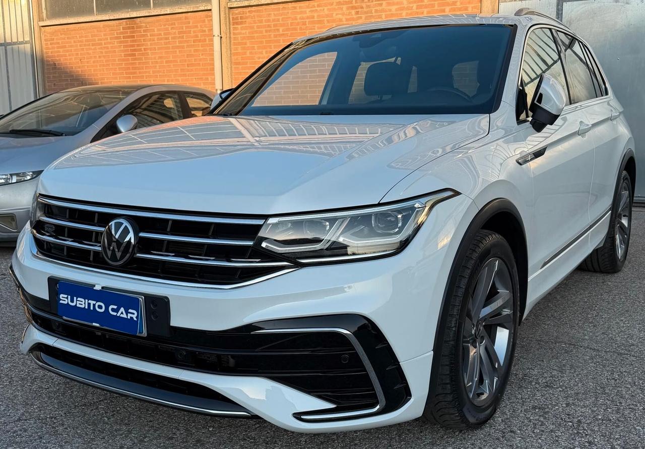 Volkswagen Tiguan 2.0 TDI 150 CV SCR DSG R-Line BIANCO PERLATO