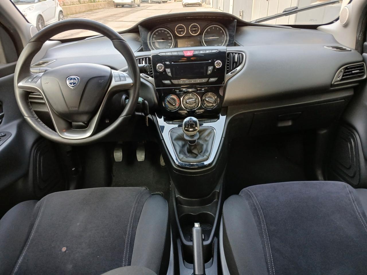 Lancia Ypsilon 1.2 69 CV Unyca*EURO5*NEOPATENTATI