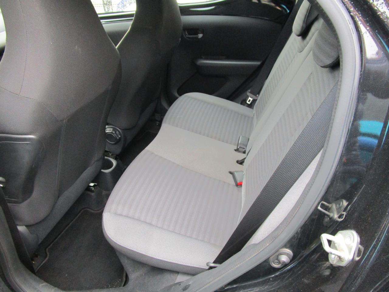 Toyota Aygo Connect 1.0 VVT-i 72 CV 5 porte x-play MMT