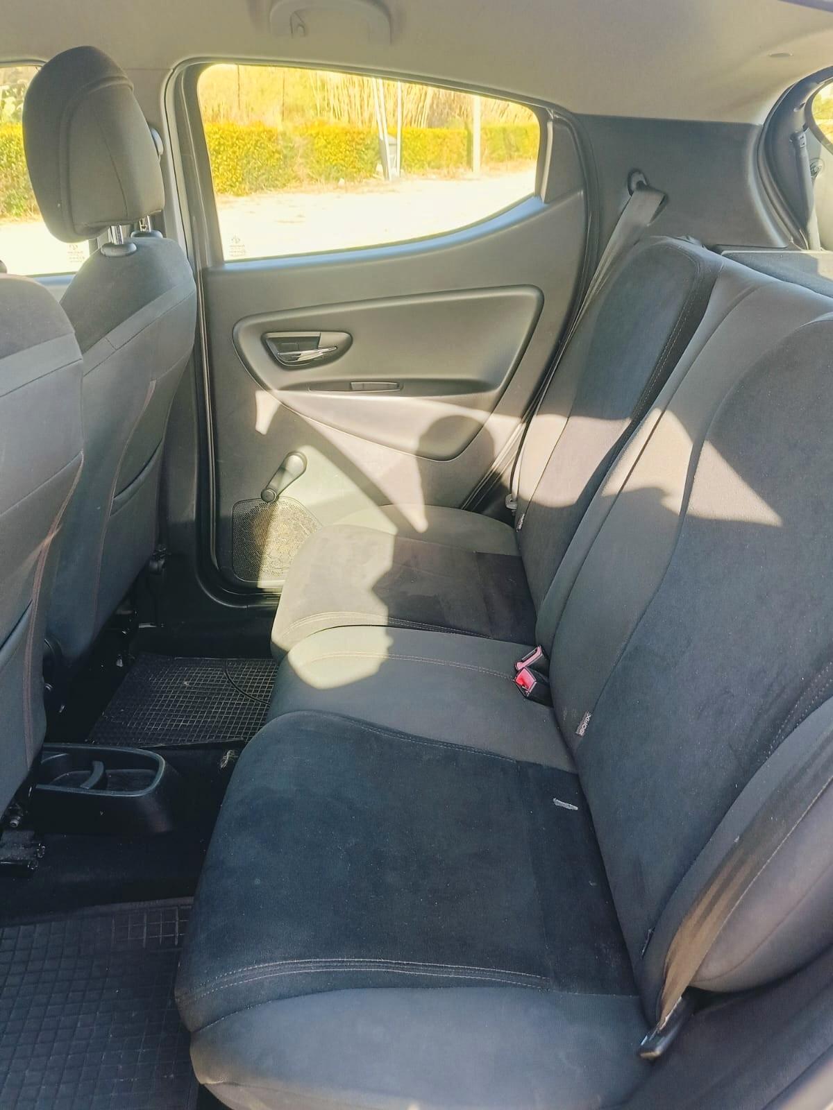 Lancia Ypsilon 1.4 Unyca Ecochic GPL