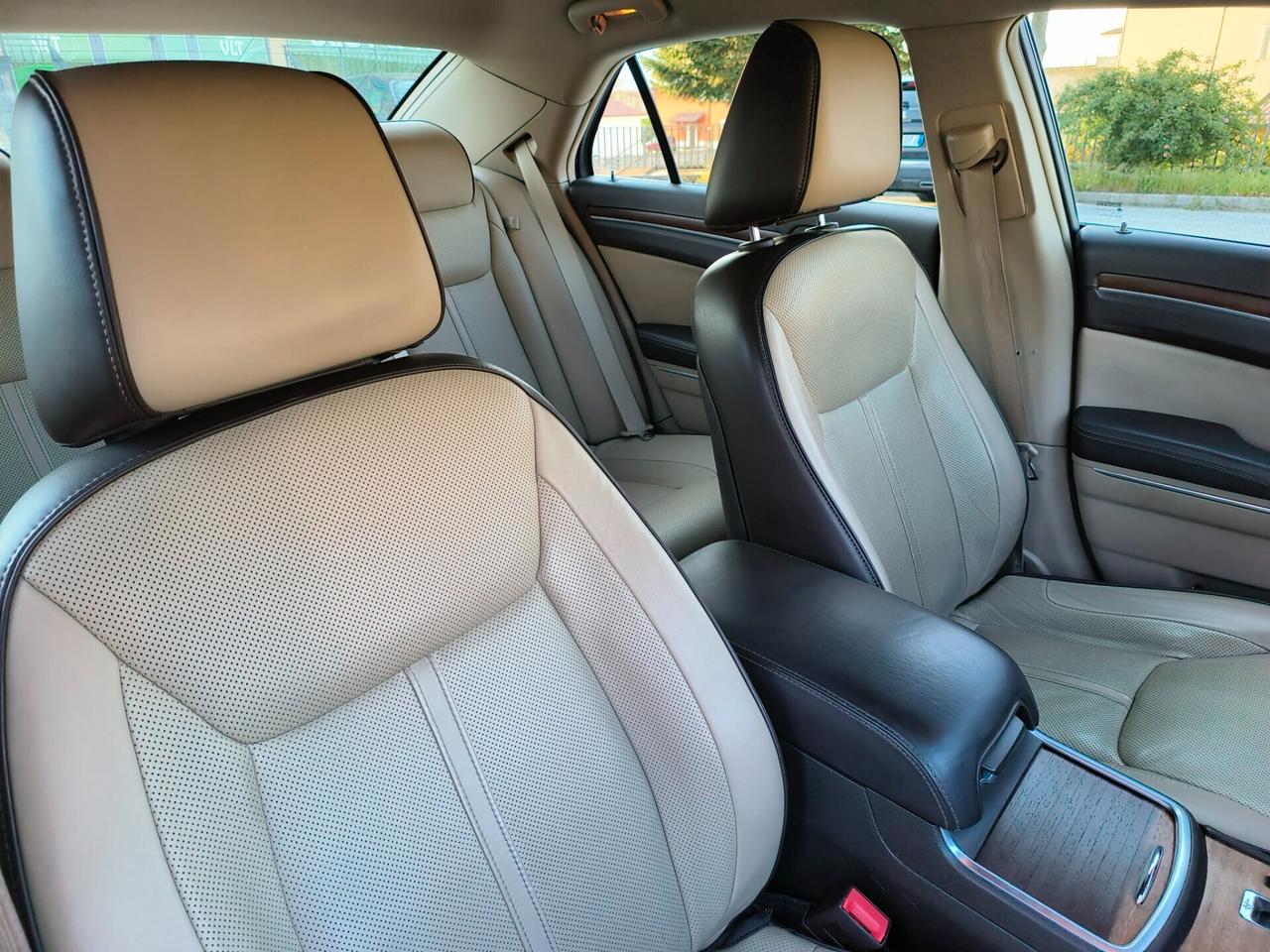Lancia Thema 3.0 V6 Multijet II 239 CV Platinum