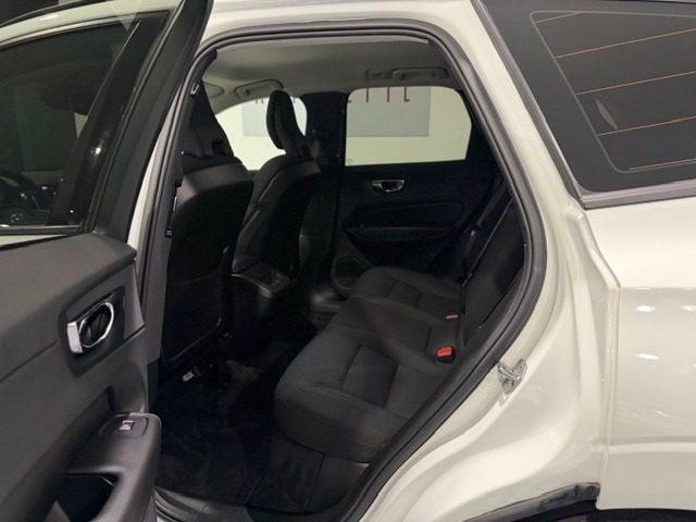 VOLVO XC60 B4 (d) automatico Mhev 197CV Momentum