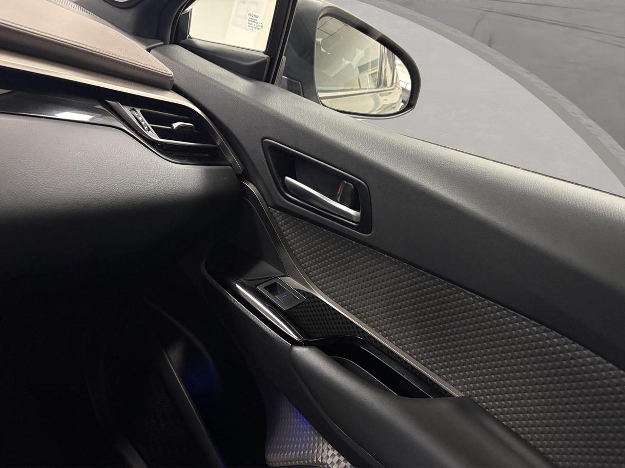 Toyota C-HR 1.8h Lounge e-cvt