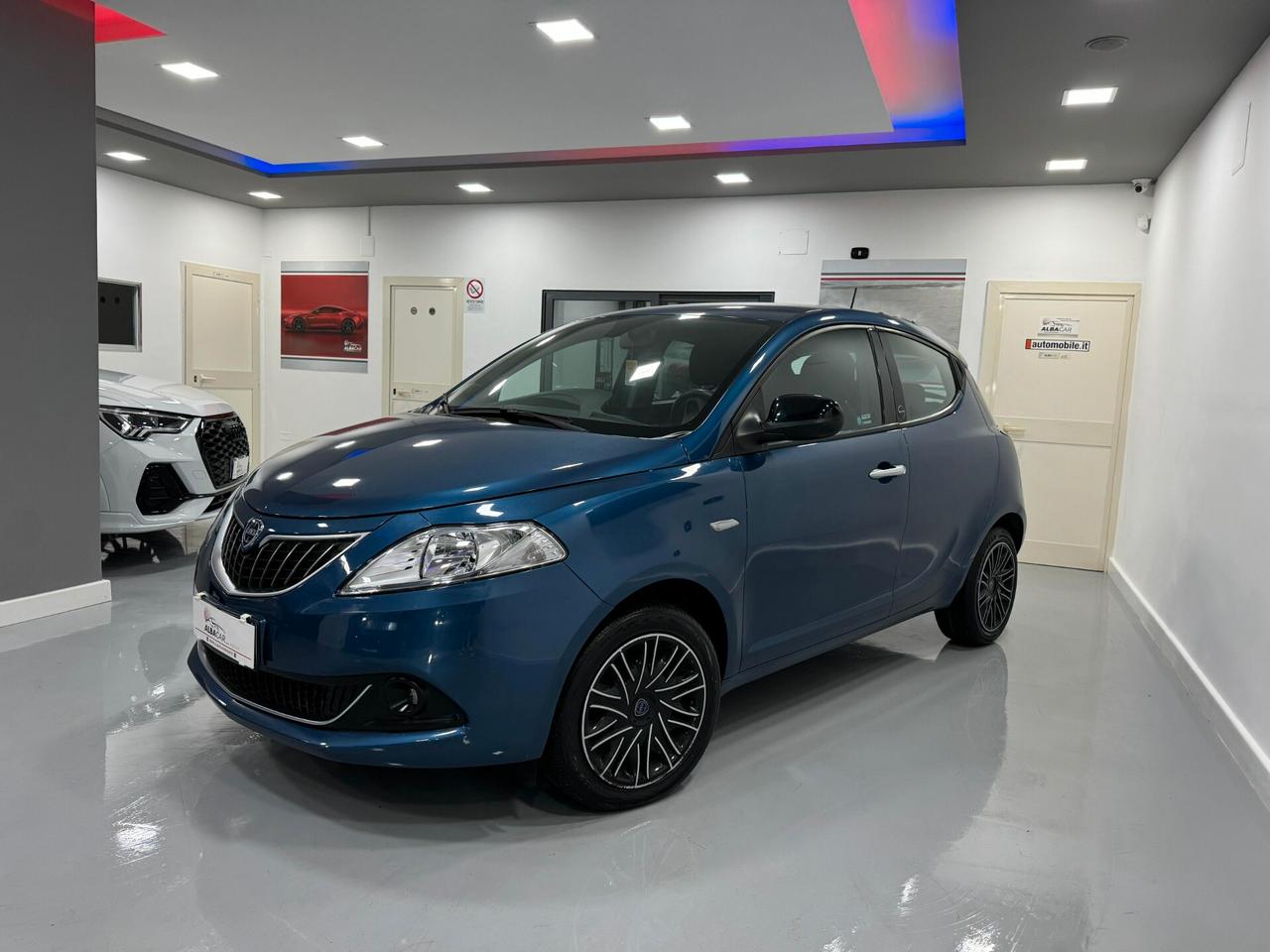 Lancia Ypsilon 1.0 FireFly 5 porte S&S Hybrid Ecochic Gold