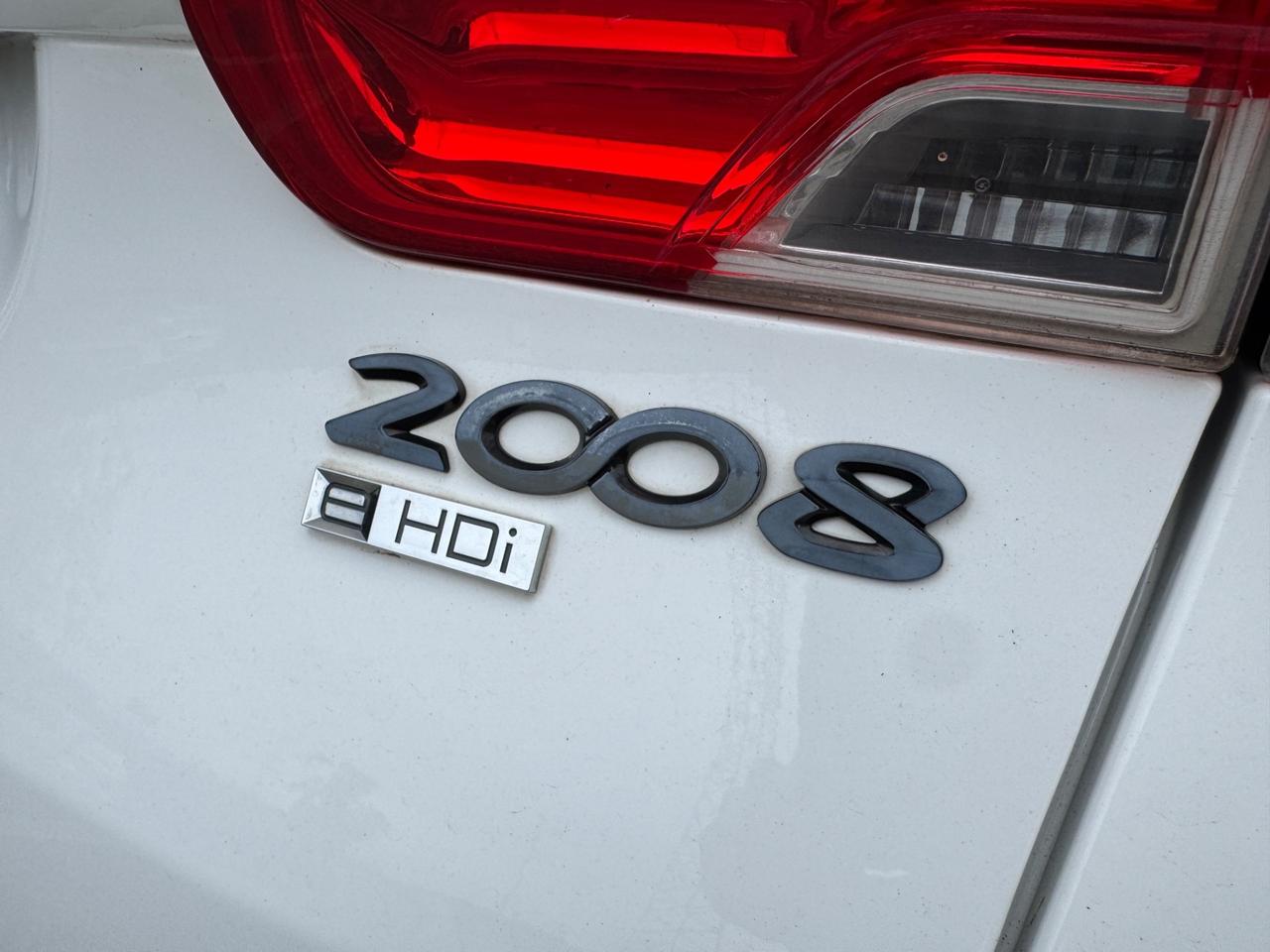 Peugeot 2008 1.6 e-HDi 92 CV 2015