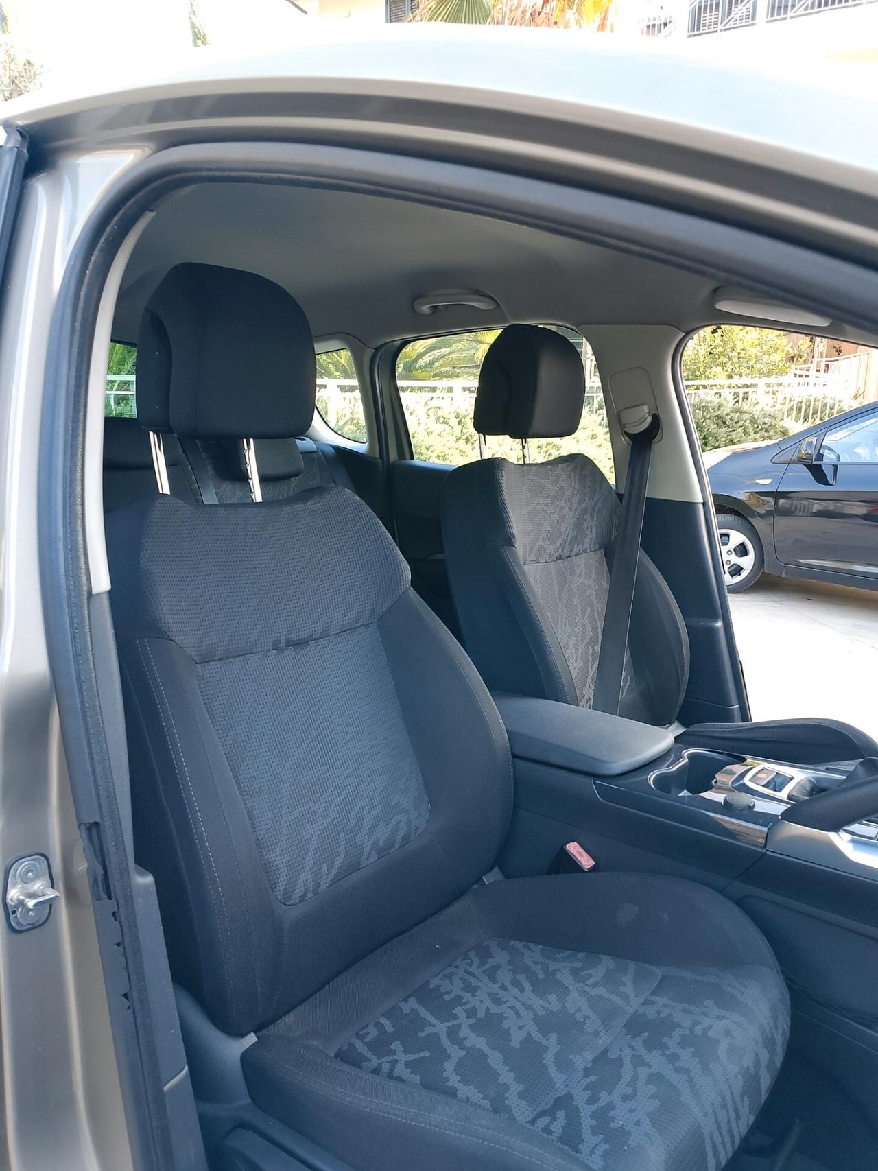 Peugeot 3008 1.6 HDi 110CV Premium