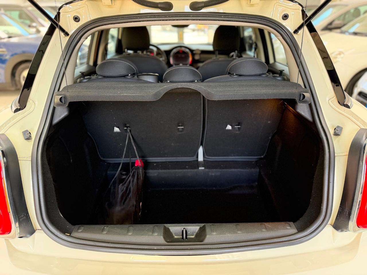 Mini 1.5 Cooper D 5 porte