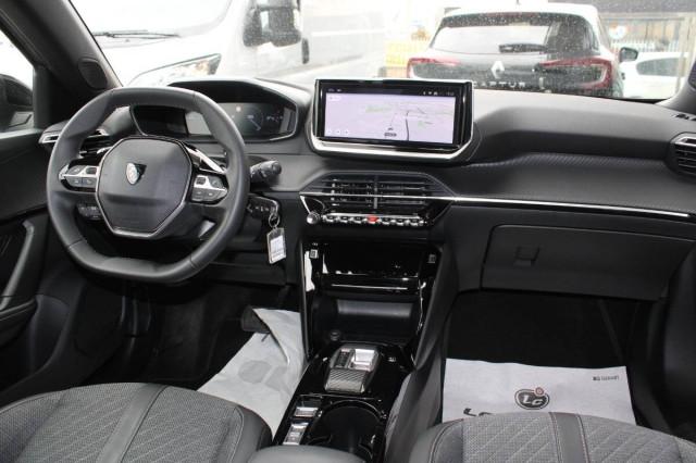 Peugeot 2008 1.2 Allure s&s 130cv Auto con Navigatore e CarPlay