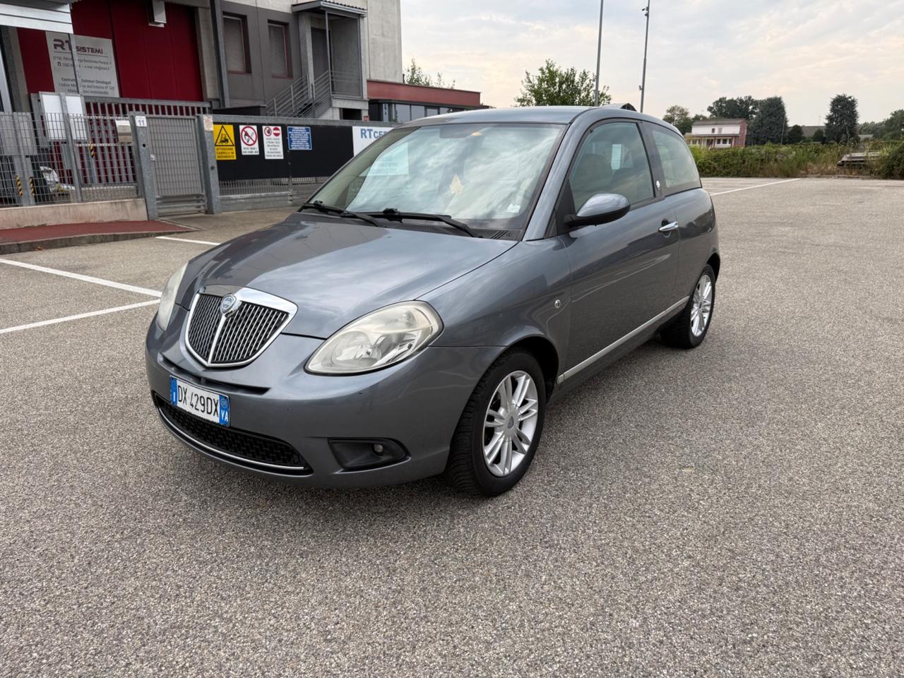 Lancia Ypsilon 1.4 Platino Ecochic GPL