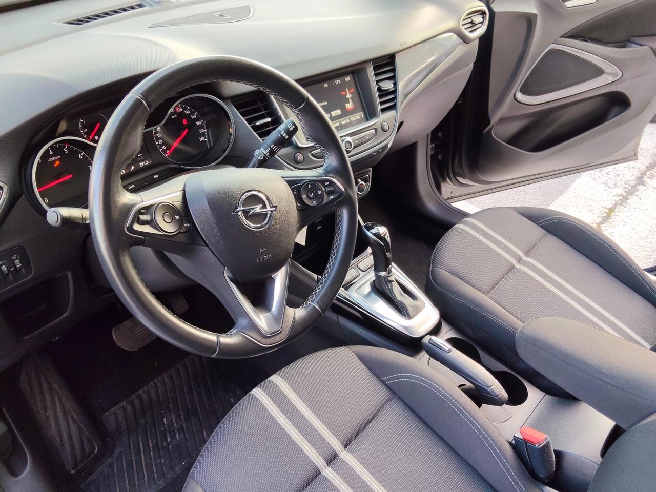 Opel Crossland 1.2 cambio automatico 2023 25.000km