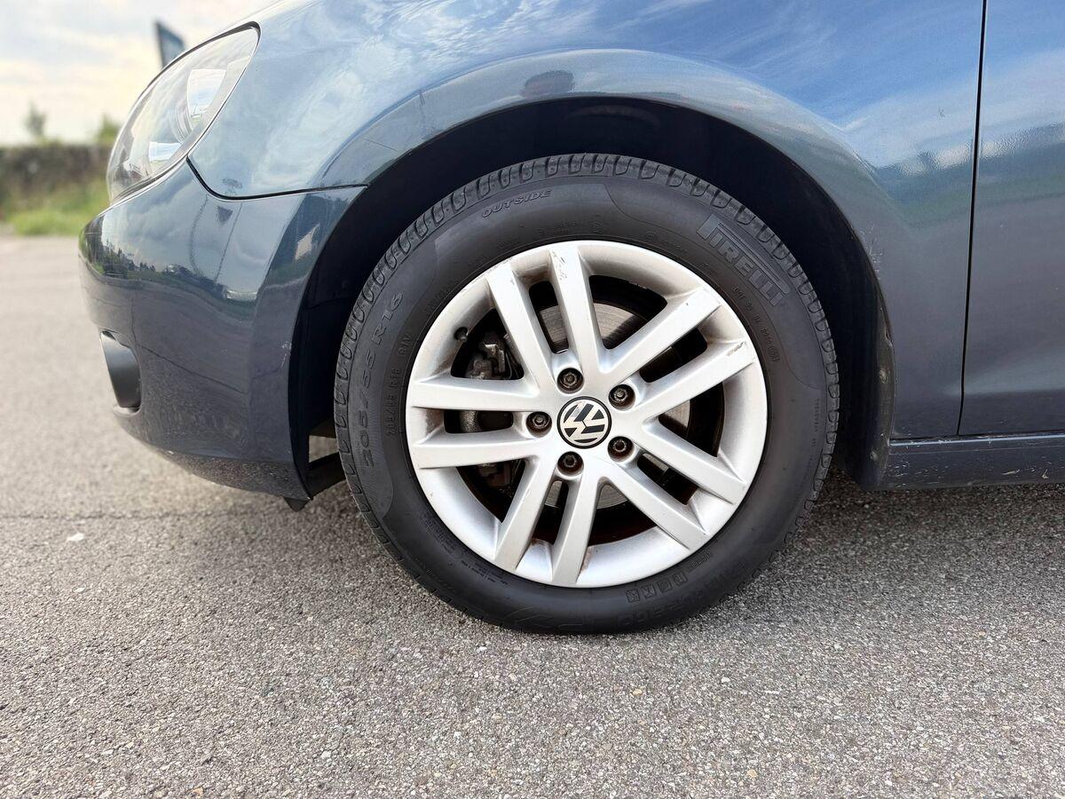Volkswagen Golf 1.4 tsi Highline 5p dsg