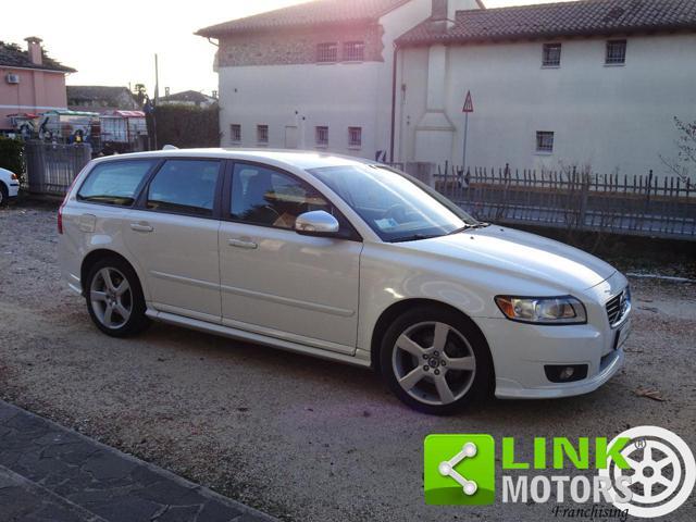 VOLVO V50 D2 R-design