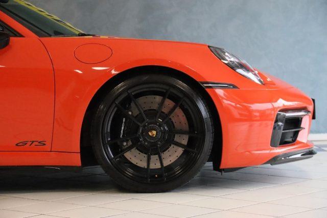 PORSCHE 911 992 Carrera 4 GTS Orange Lava