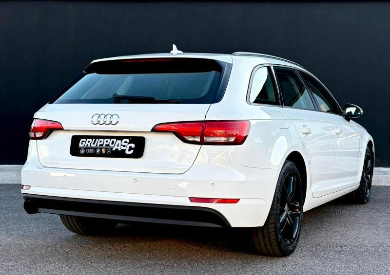 Audi A4 Avant 35 2.0 tdi Sport 150cv s-tronic