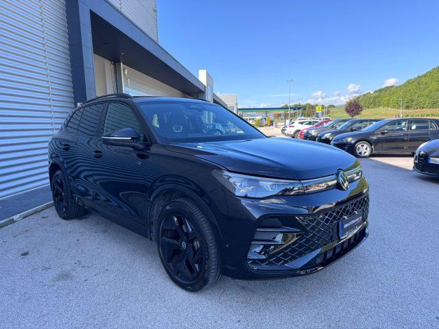 VOLKSWAGEN Tiguan 1.5 eTSI 150CV GANCIO DSG R-Line Plus PARI A NUOVO