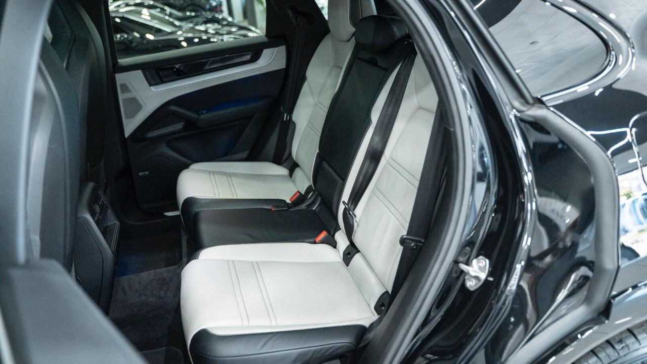 Porsche Cayenne COUPE 3.0 E-HYBRID TIPTRONIC 21" TETTO PANORAMICO PACK CHRONO BOSE SEDILI SCARICHI S
