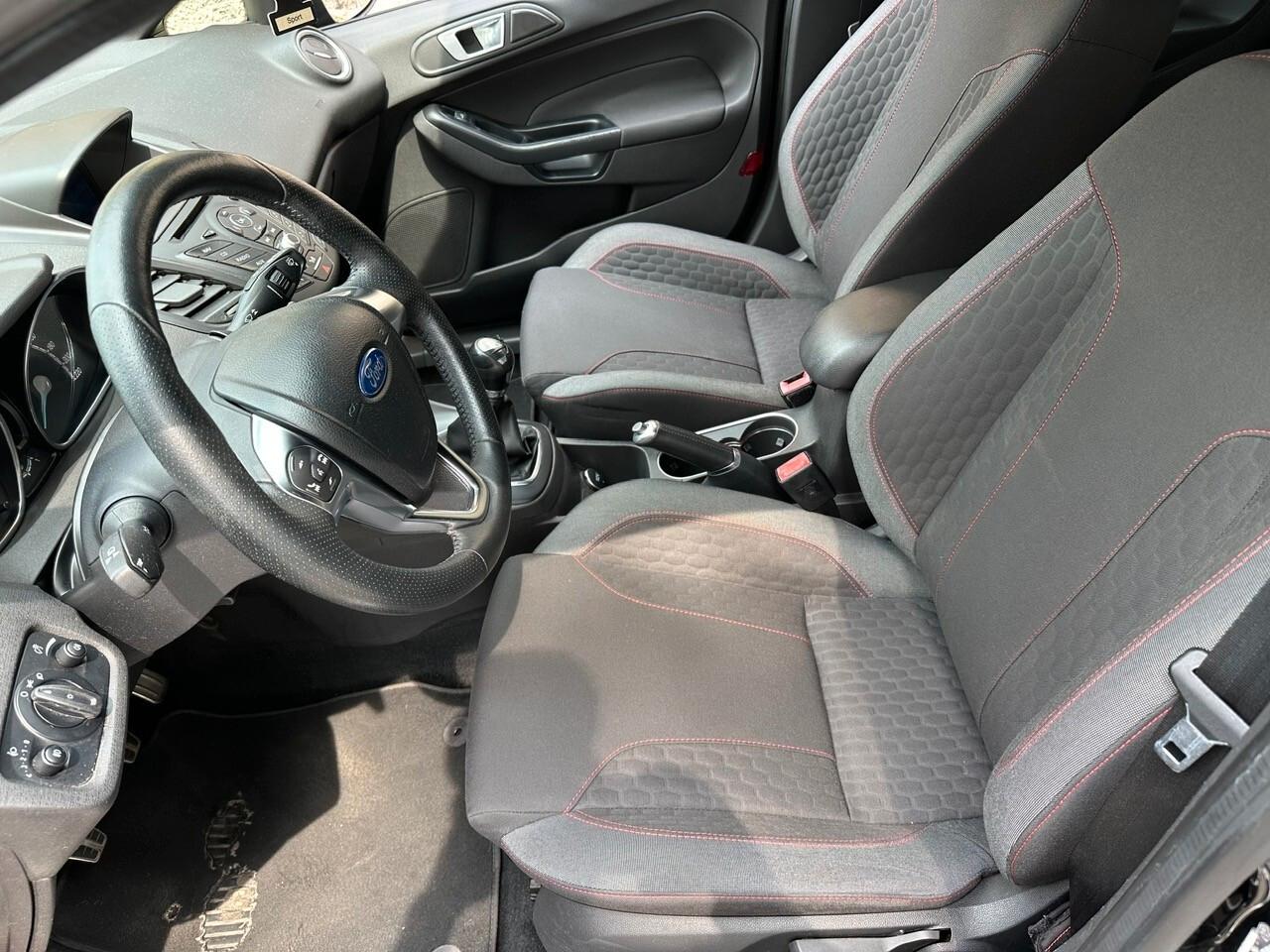 Ford Fiesta 1.5 TDCi 5 porte ST-Line