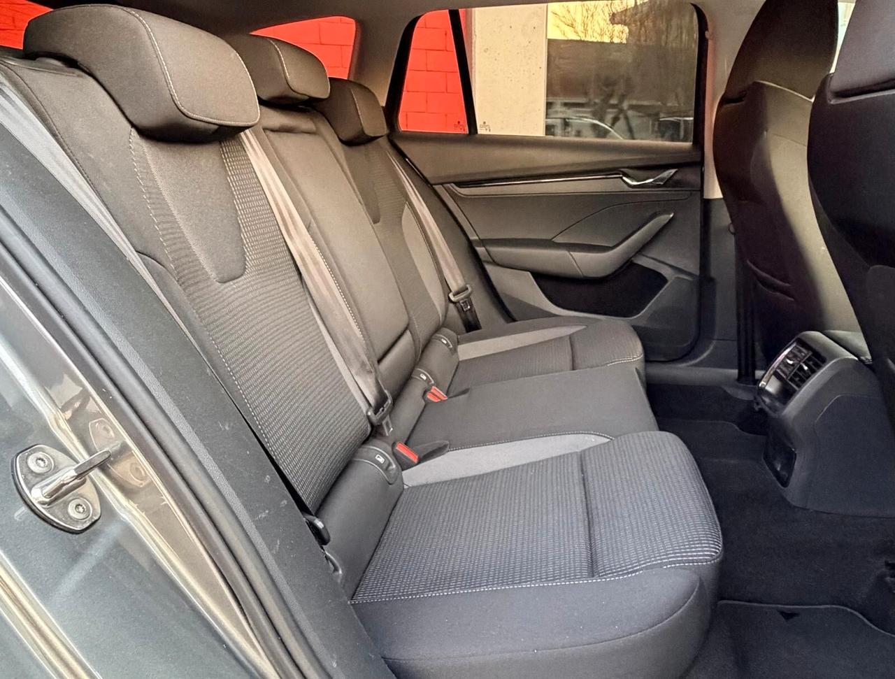 Skoda Octavia 2.0 TDI EVO SCR DSG Wagon Sportline