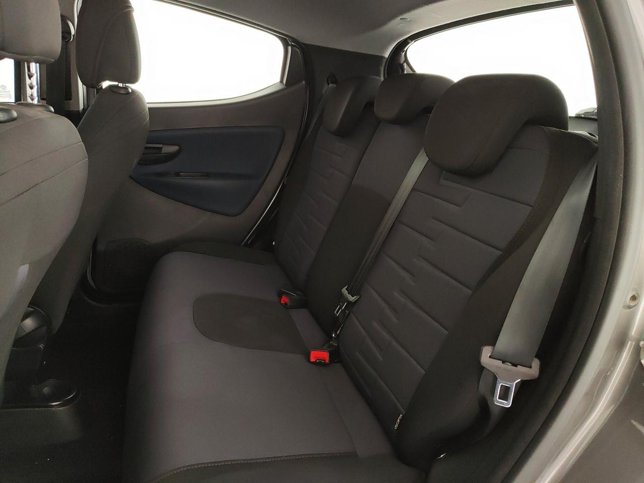 Lancia Ypsilon 1.0 FireFly 5 porte S&S Hybrid Platino
