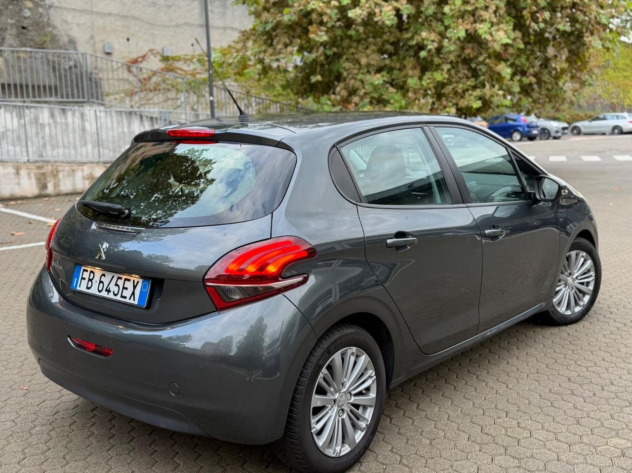 Peugeot 208 1.4hdi 75cv Diesel - euro6 - 2016