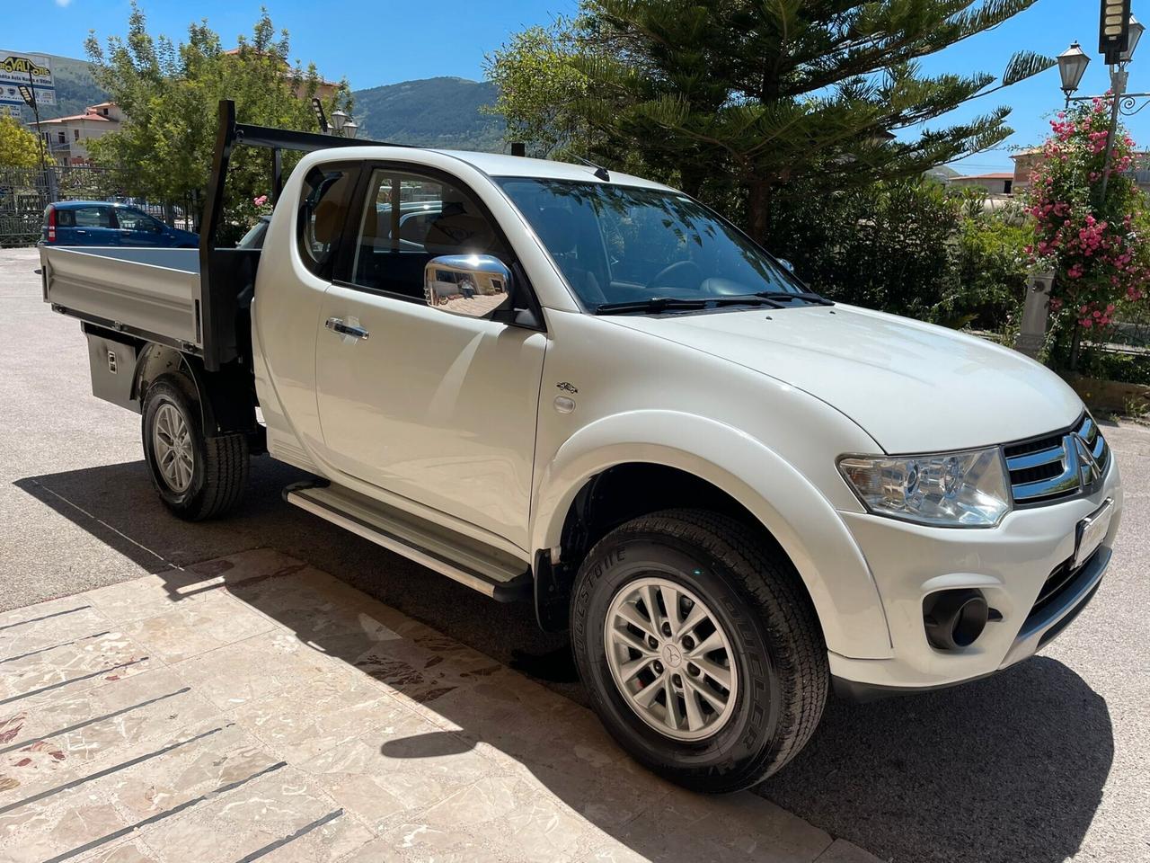 Mitsubishi L200 2.5 DID Intense 4X4 SINGLE CAB 4 Posti Con Cassone