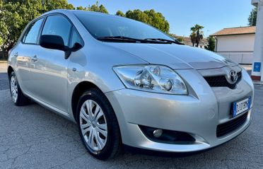 Toyota Auris 1.6 benzina solo 120.000km