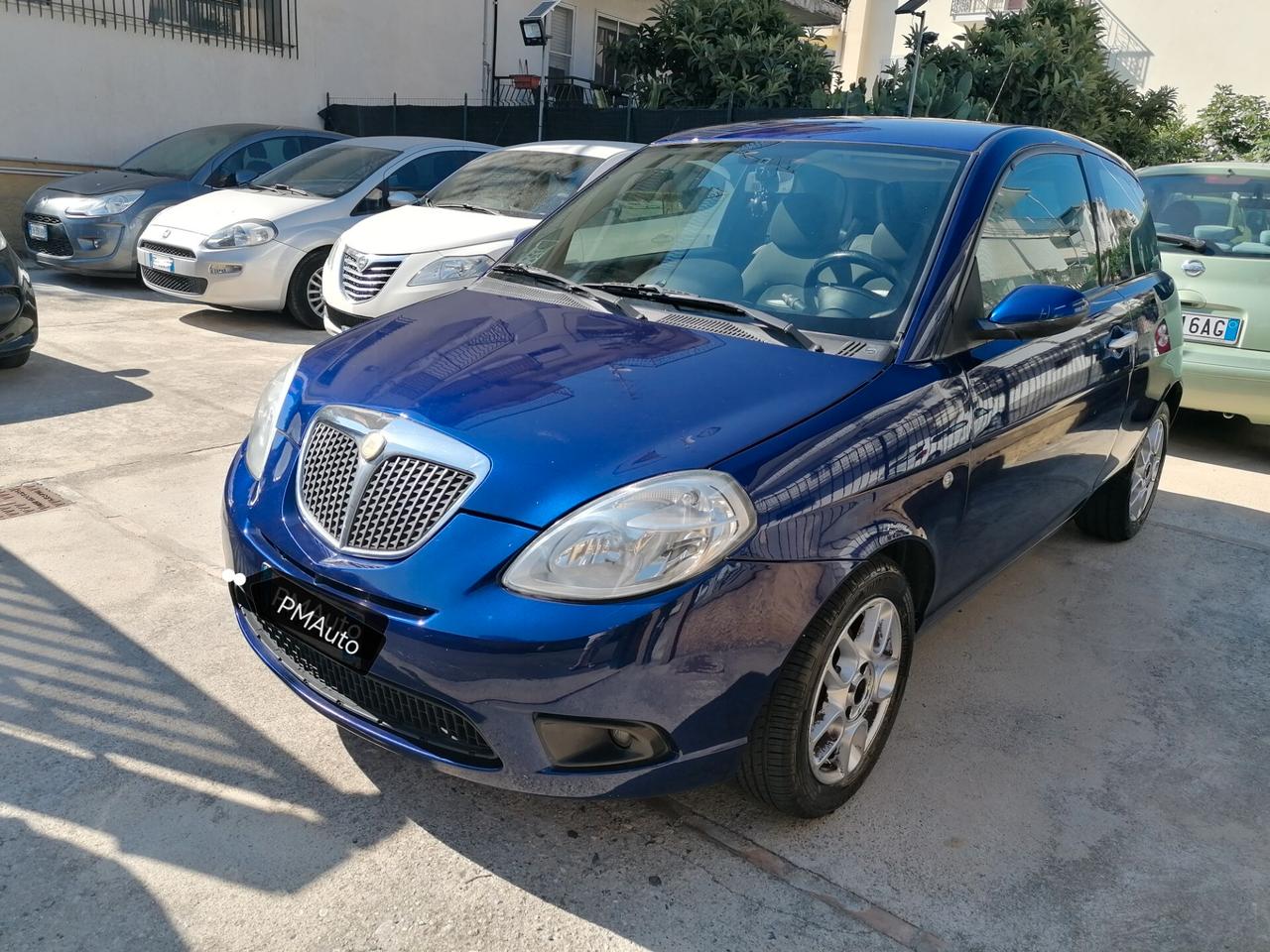Lancia Ypsilon 1.3 MJT 90 CV Blue&Me