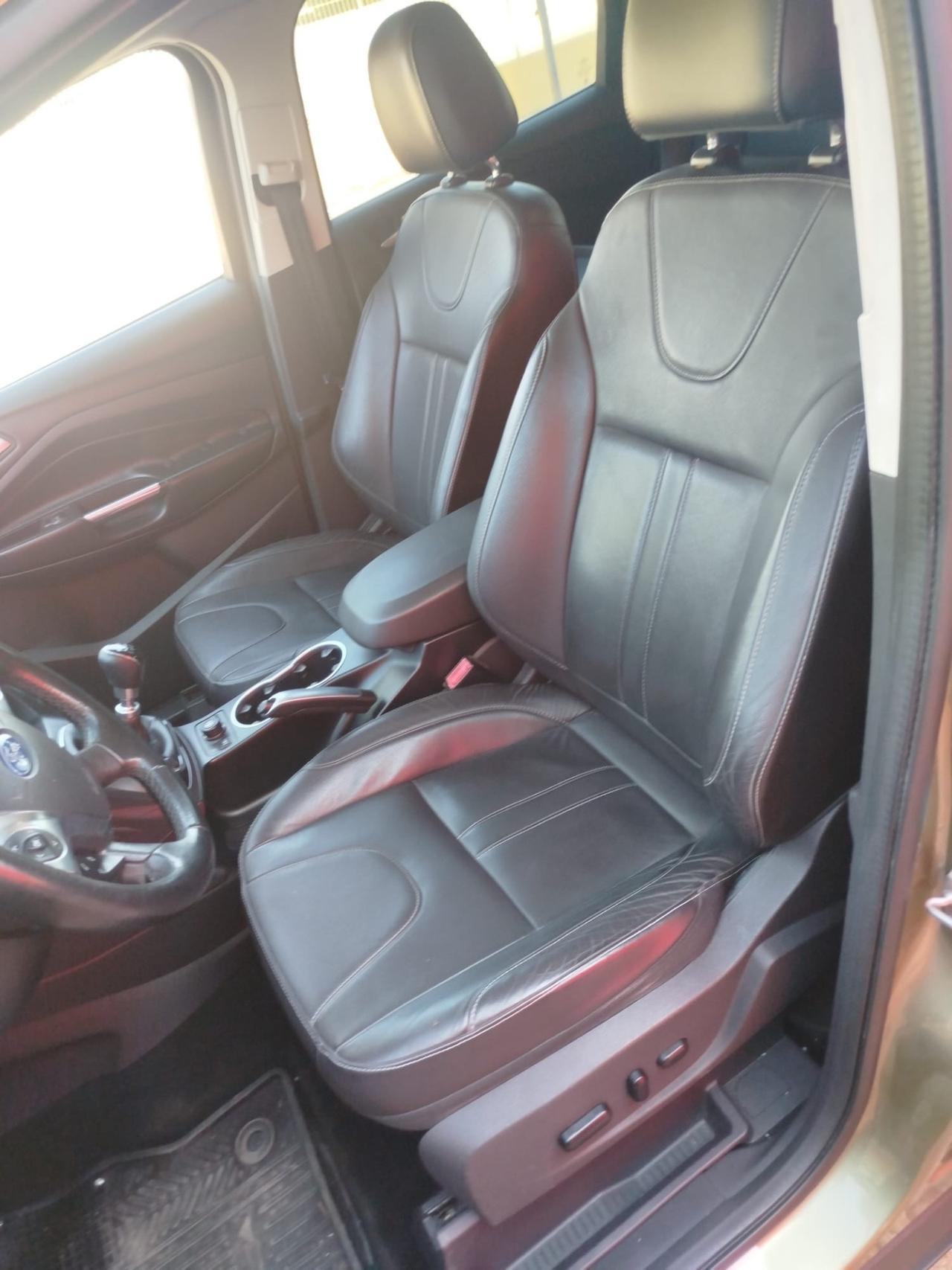 Ford Kuga 2.0 TDCI 140 CV 4WD Titanium