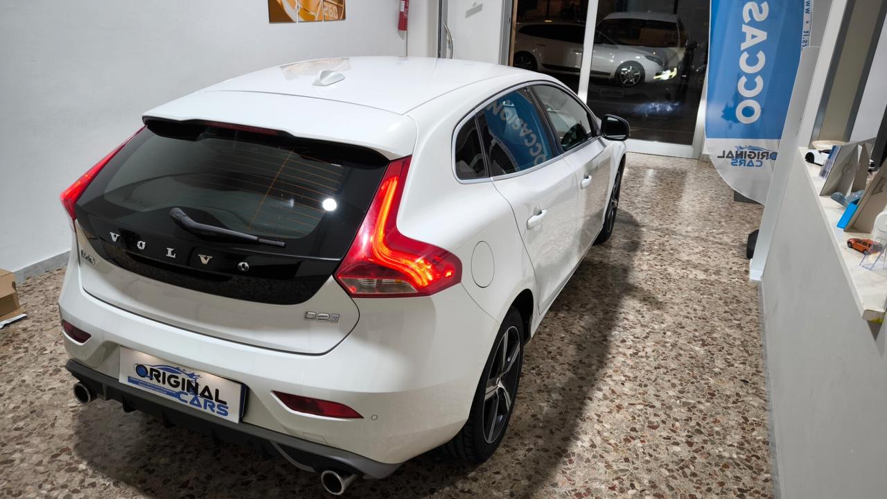 Volvo V40 D2 R-design