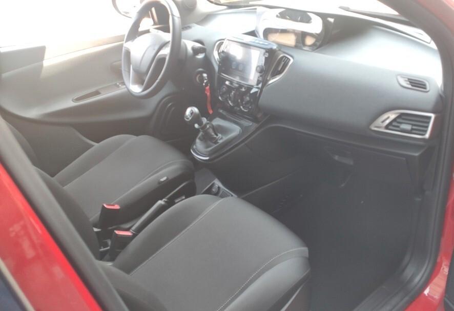 Lancia Ypsilon 1.0 FireFly 5 porte S&S Hybrid Gold