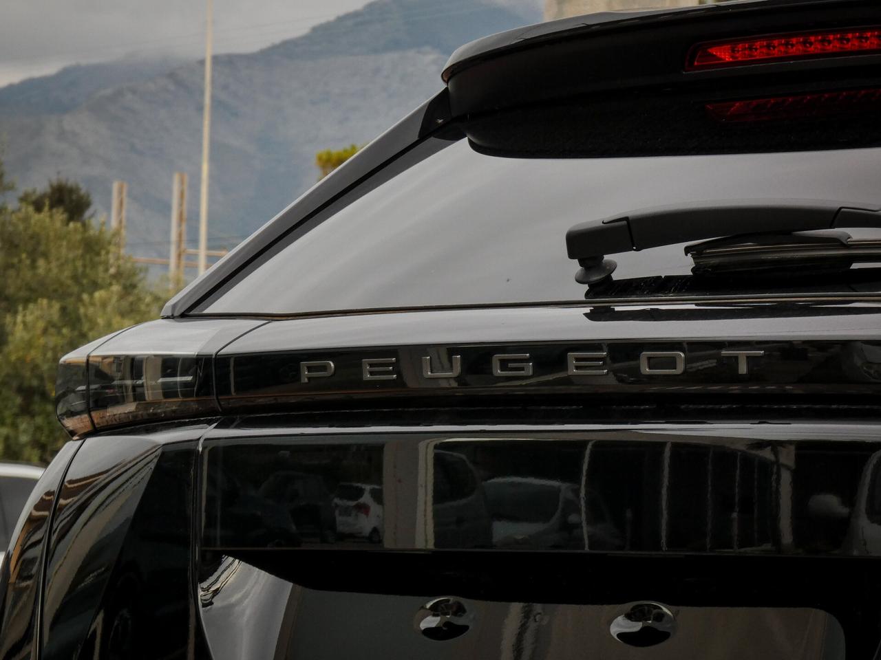Peugeot 2008 PureTech 100 S&S Allure - KM 0