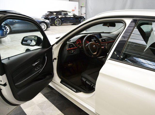 BMW 320 d Touring Sport Automatica - Navi - Xenon - Pdc