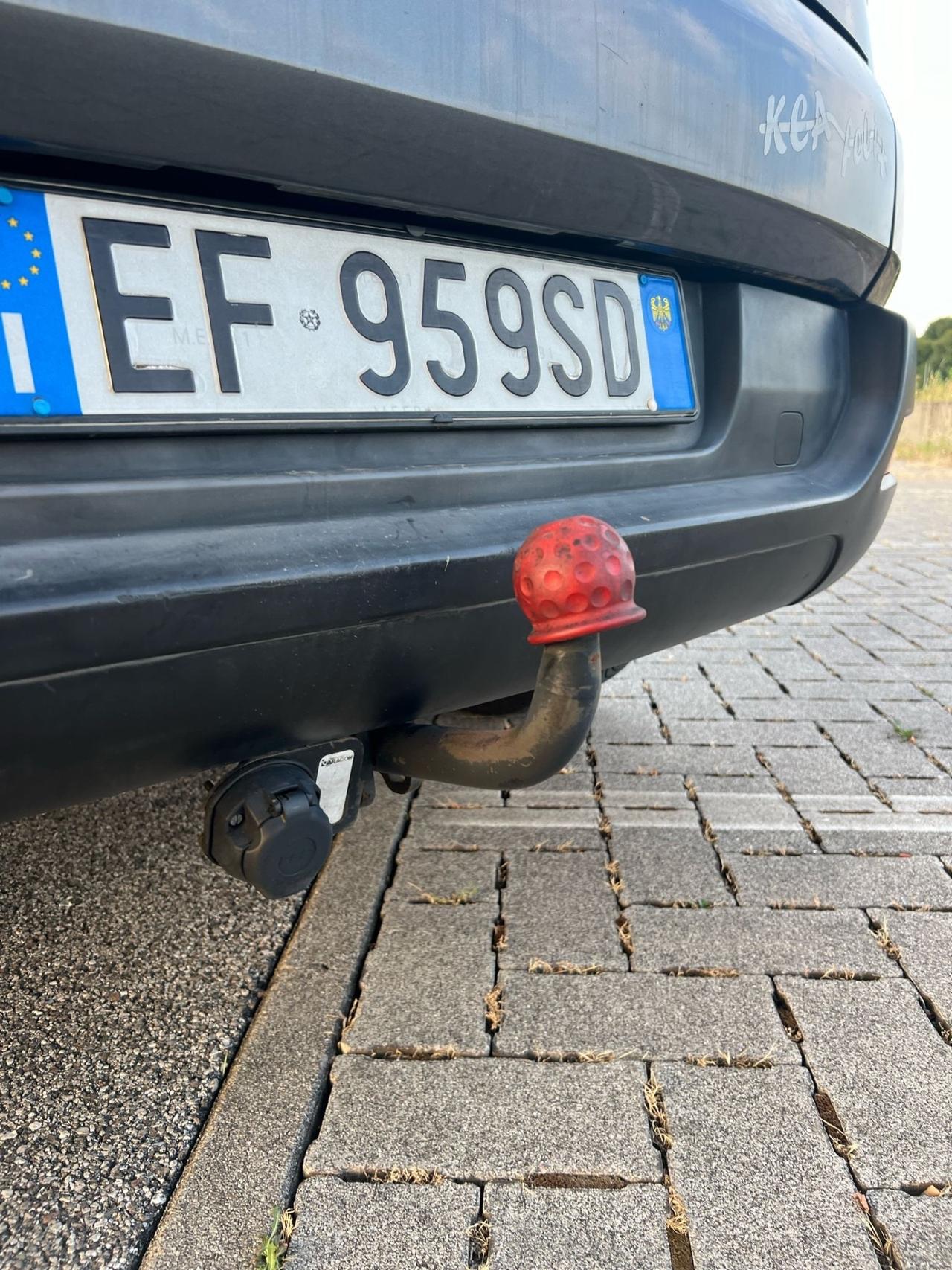 Peugeot 3008 1.6 HDi 110CV cambio robotizzato Tecno