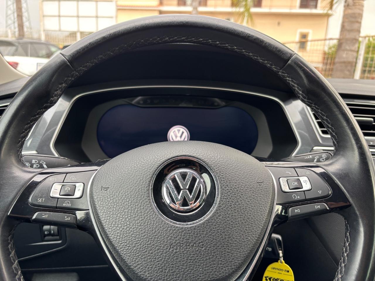 VW TIGUAN 1.6TDI 116CV COCKPIT FULL OPT