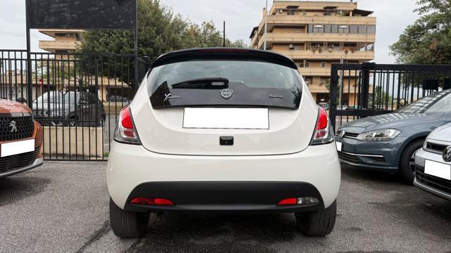 LANCIA Ypsilon 1.0 FIREFLY S&S HYBRID GOLD*R.CAM*CARPLAY*LED*TEL