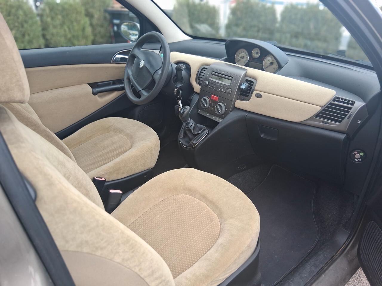 Lancia Ypsilon 1.2 Argento
