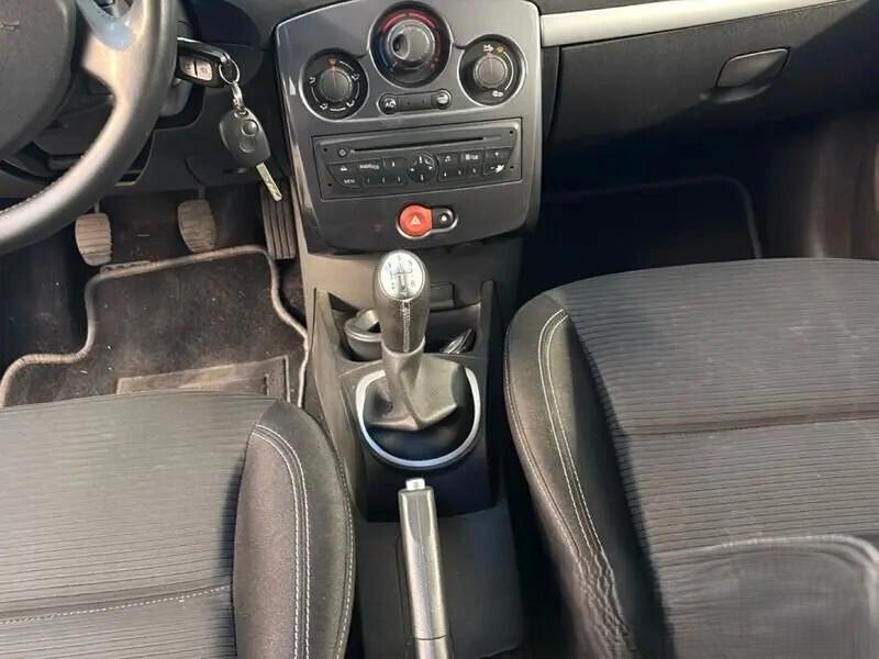 Renault Clio 1.2 16V 5 porte GPL Dynamique