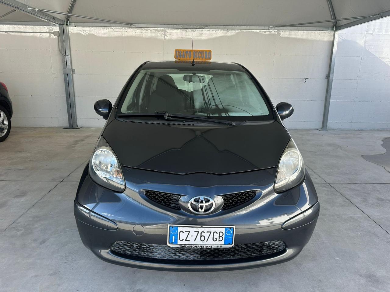 Toyota Aygo 1.0 12V VVT-i 5 porte Sol