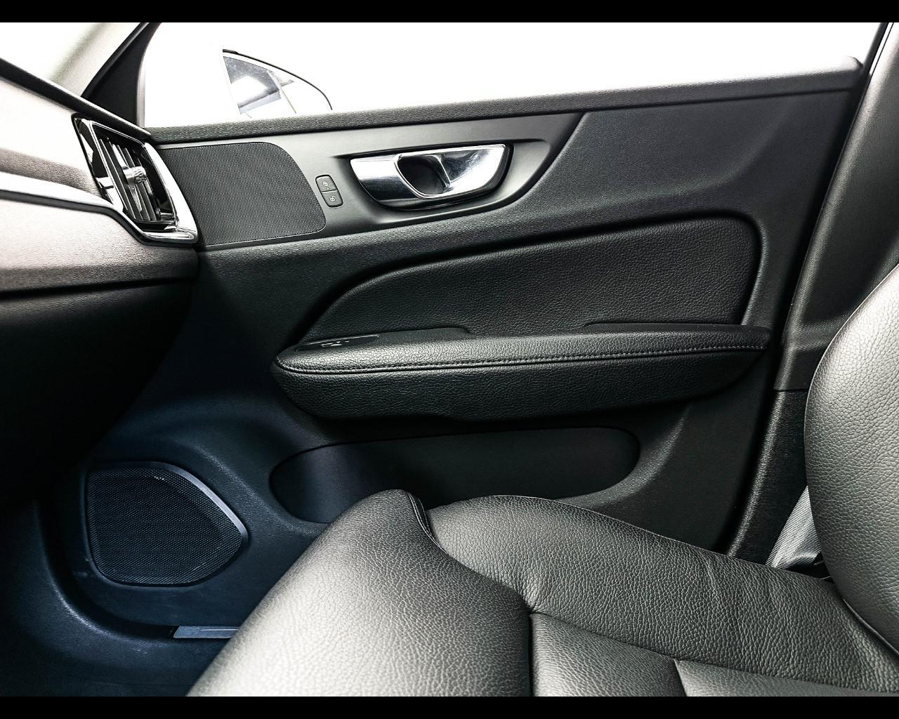 VOLVO V60 T6 Recharge AWD Plug-in Hybrid Inscription
